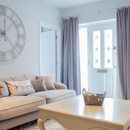 Modern Apartment With Free Parking And Wifi Stratford-upon-Avon Exterior photo