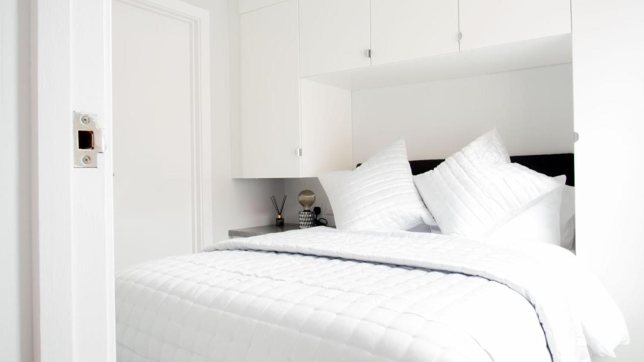 Modern Apartment With Free Parking And Wifi Stratford-upon-Avon Exterior photo