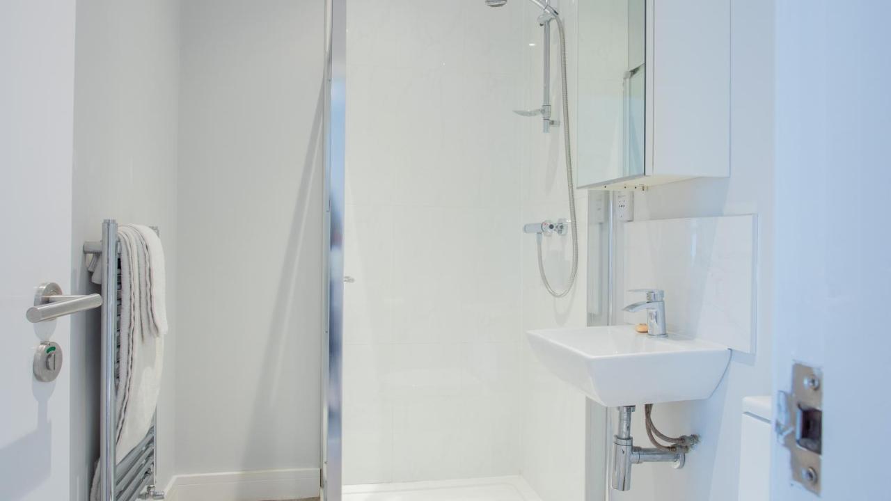 Modern Apartment With Free Parking And Wifi Stratford-upon-Avon Exterior photo