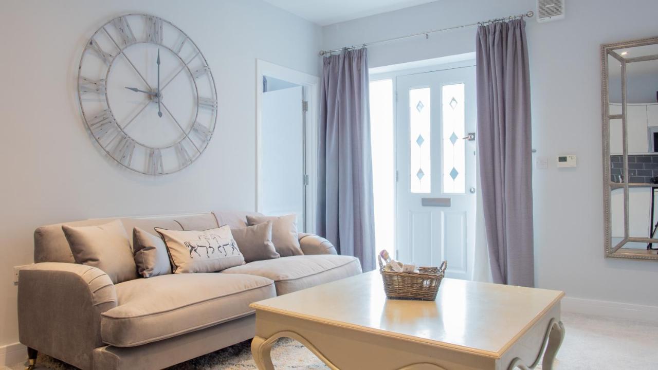Modern Apartment With Free Parking And Wifi Stratford-upon-Avon Exterior photo