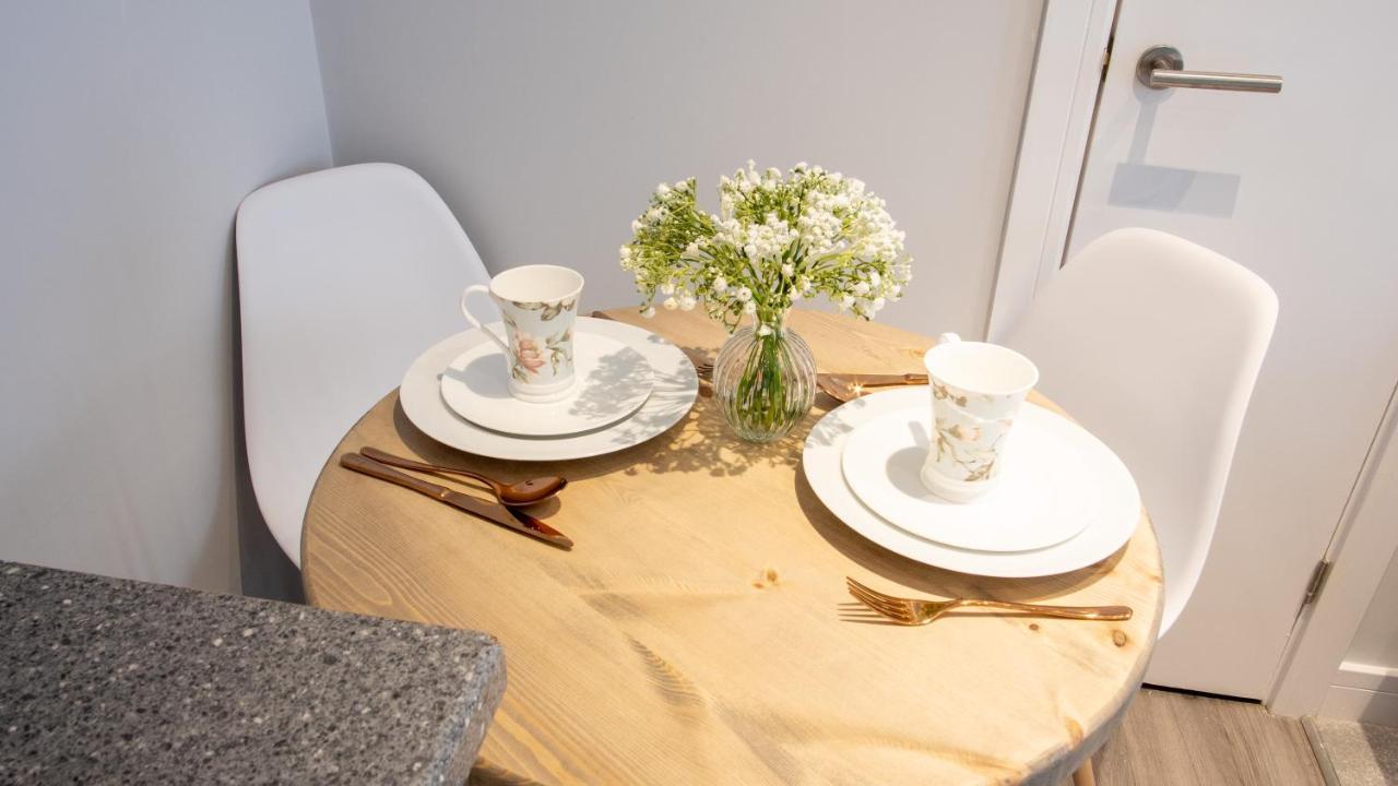 Modern Apartment With Free Parking And Wifi Stratford-upon-Avon Exterior photo