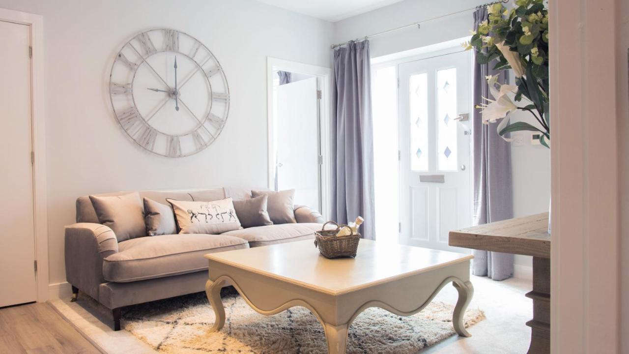 Modern Apartment With Free Parking And Wifi Stratford-upon-Avon Exterior photo