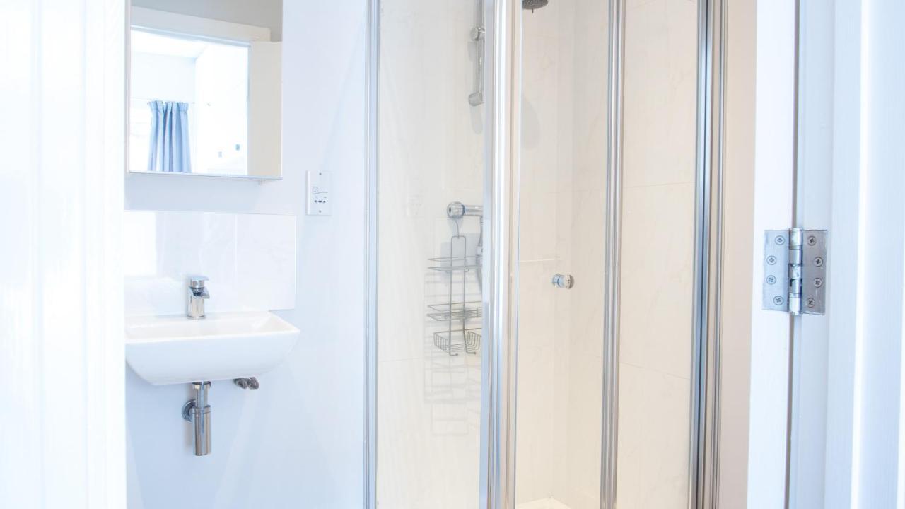 Modern Apartment With Free Parking And Wifi Stratford-upon-Avon Exterior photo